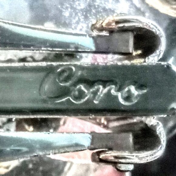 Vintage Coro Silver Flower Fashion Clip Earrings - Picture 4 of 4